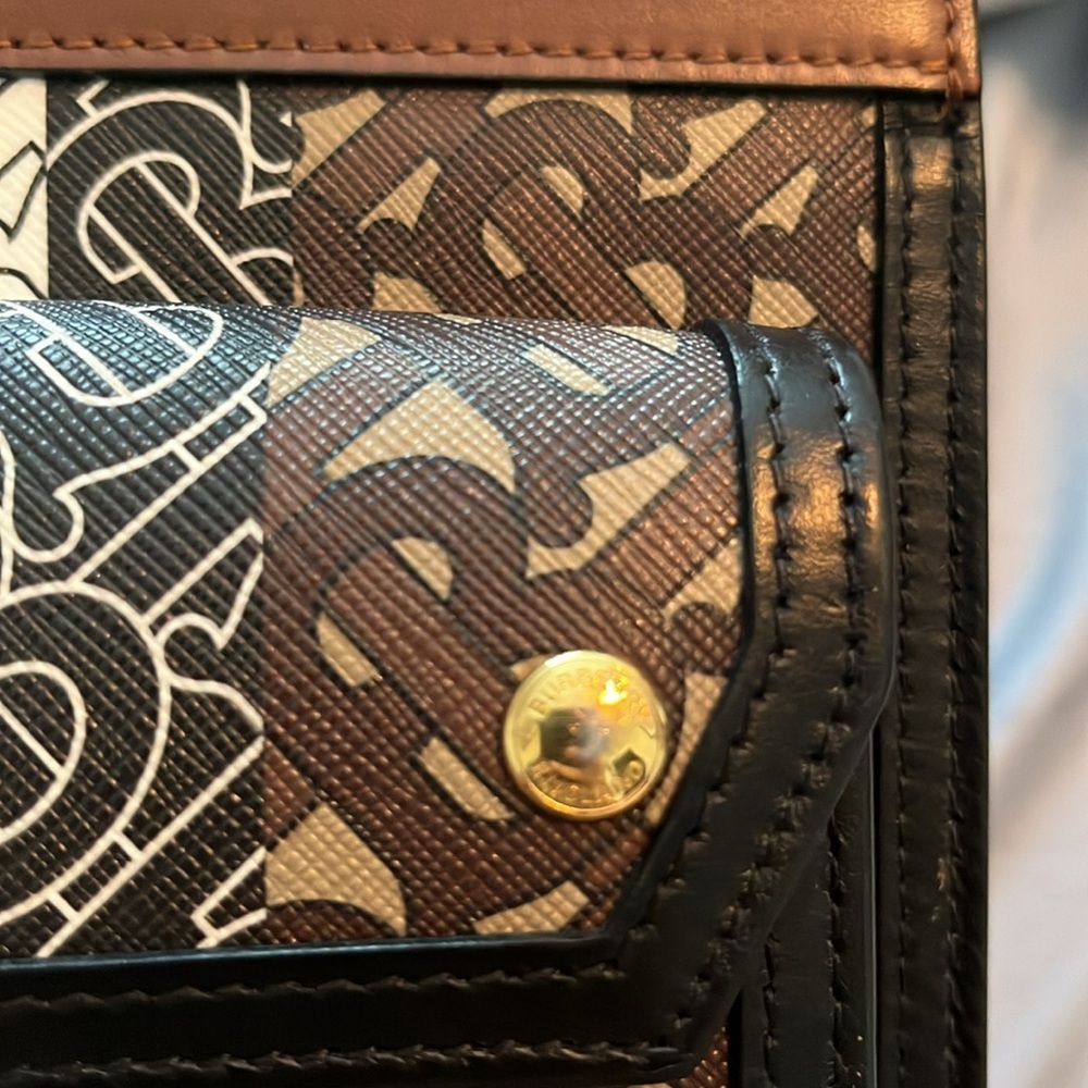 Burberry small handle bag 1 free wallet - Picture 5 of 15